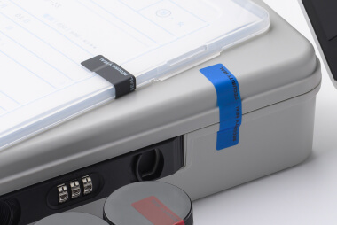 金庫に貼った場合の使用例画像