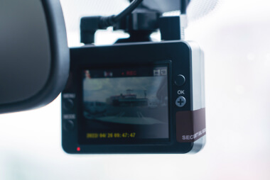 ドライブレコーダーに貼った場合の使用例画像